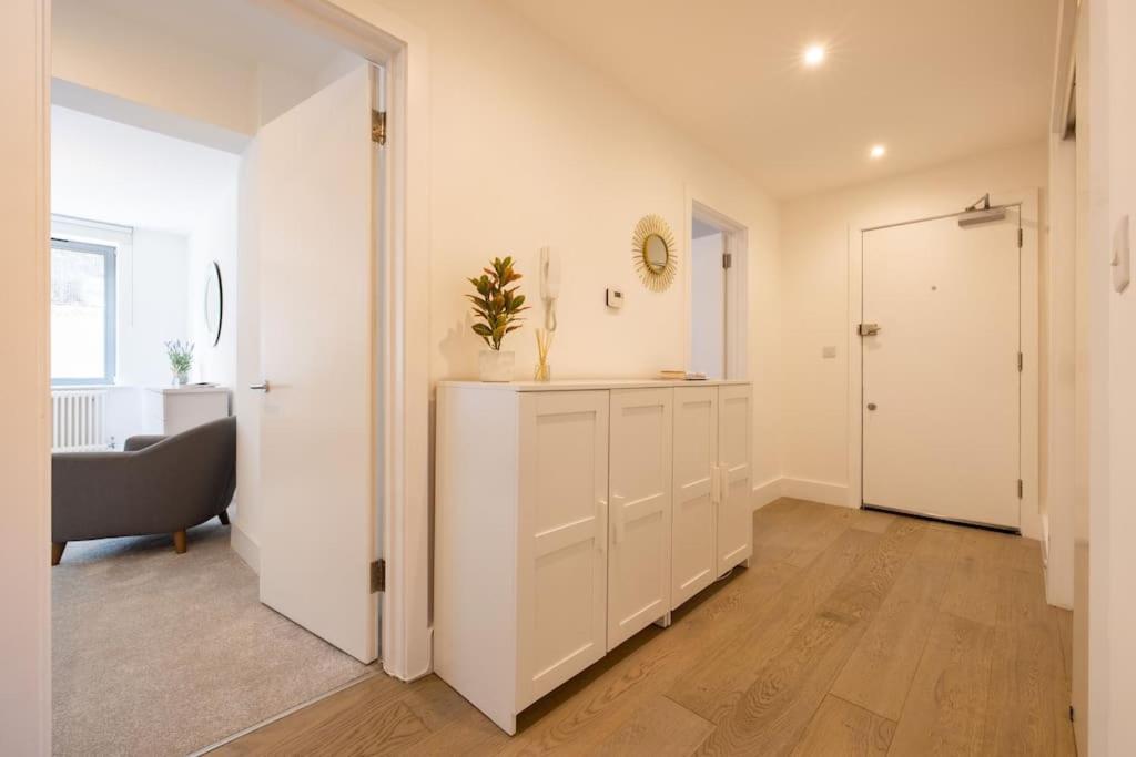 Wild Roses Serviced Apartments - Borough Лондон Экстерьер фото