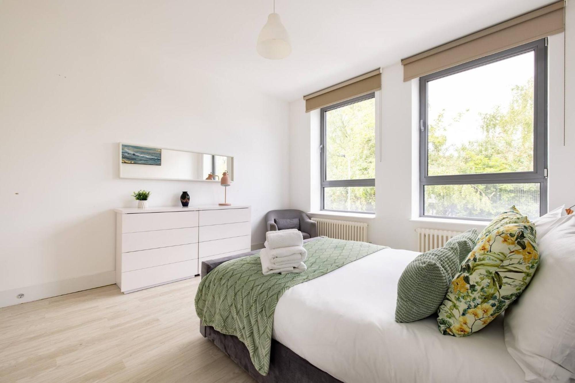 Wild Roses Serviced Apartments - Borough Лондон Экстерьер фото